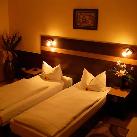 Elbe Street 34 Otel 3*