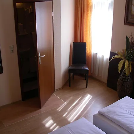 Elbe Street 34 Szálloda 3*