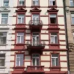Elbe Street 34 فندق 3*