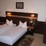 Elbe Street 34 Hotel 3*